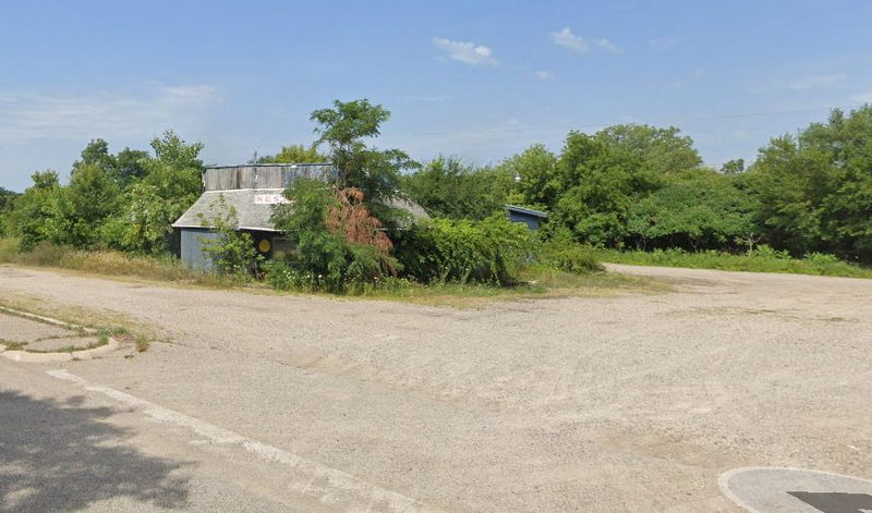 Blue Rooster Restaurant (Pink Panther) - Street Views (newer photo)